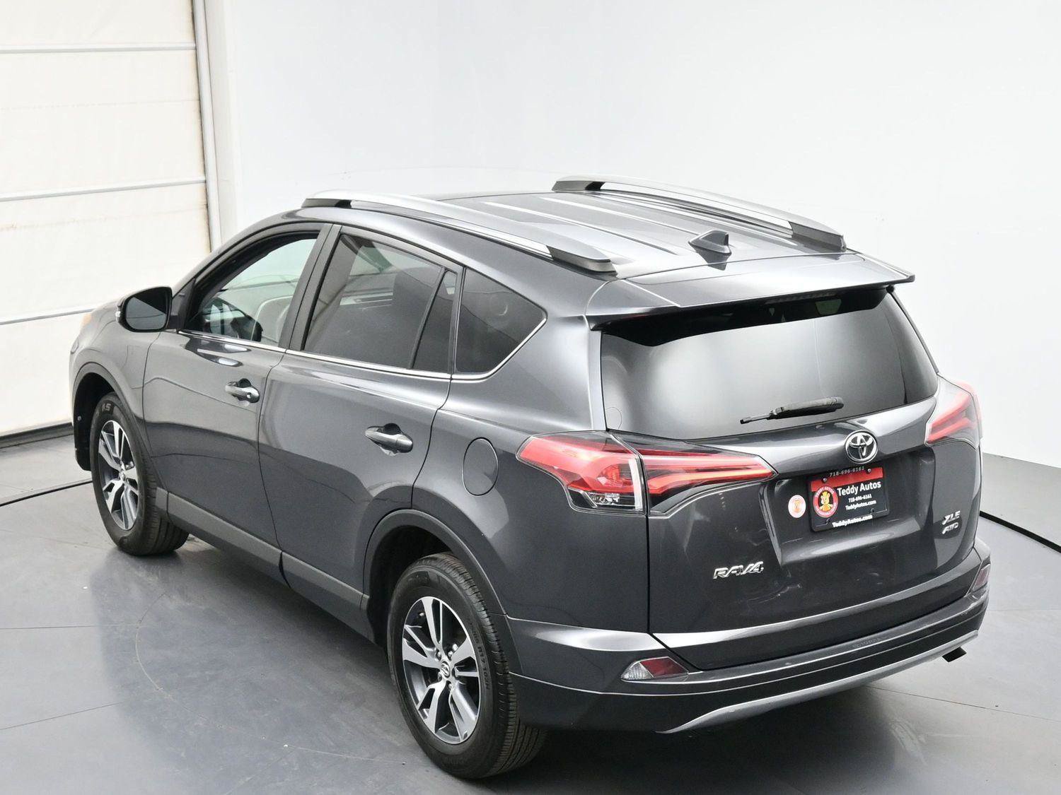 Used 2018 Toyota RAV4 XLE w/ Plus Extra Value Package AWD/4WD image 29