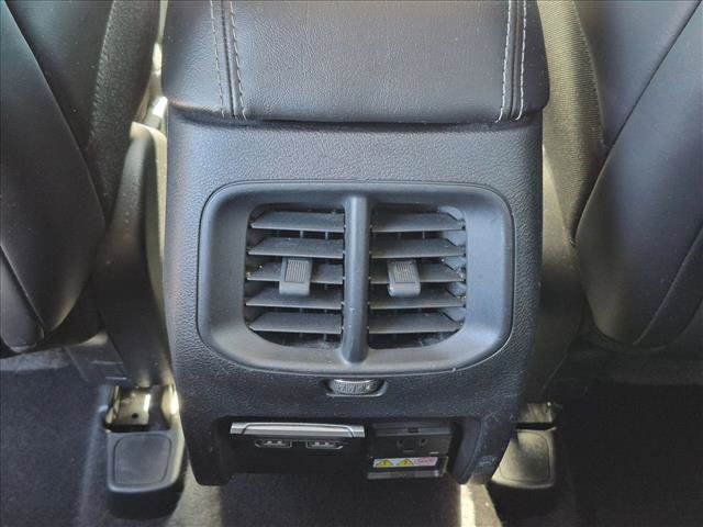 Used 2019 Jeep Cherokee Limited AWD/4WD image 17