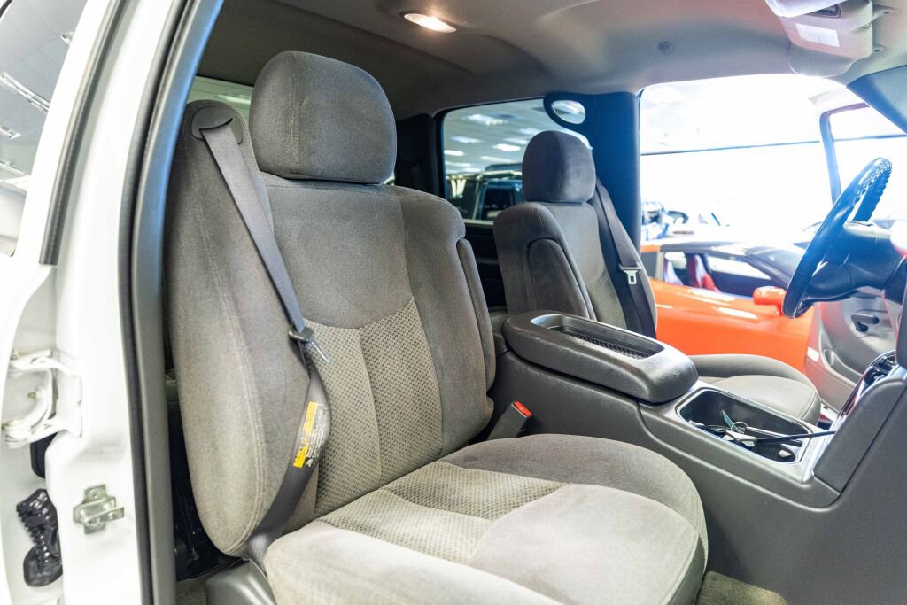 Used 2006 Chevrolet Silverado 3500 LT RWD image 16