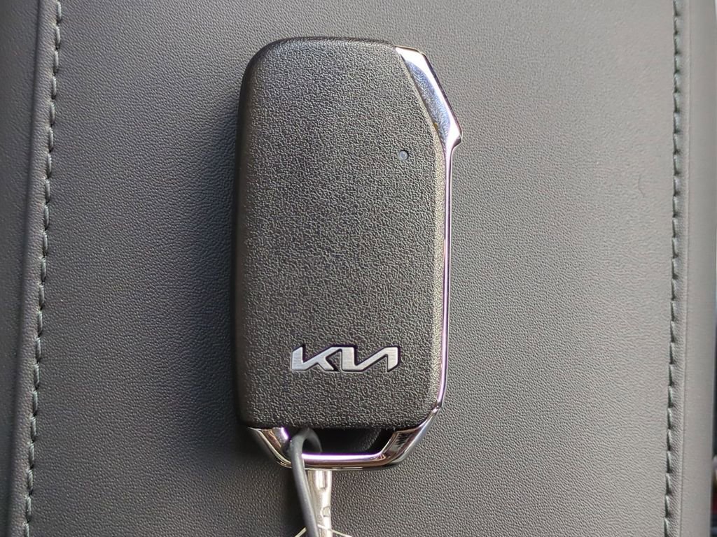 New 2025 Kia Niro EX w/ EX Cold Weather Package image 28