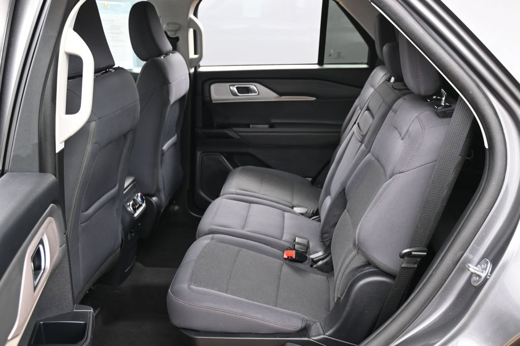 Used 2025 Ford Explorer Active RWD image 35