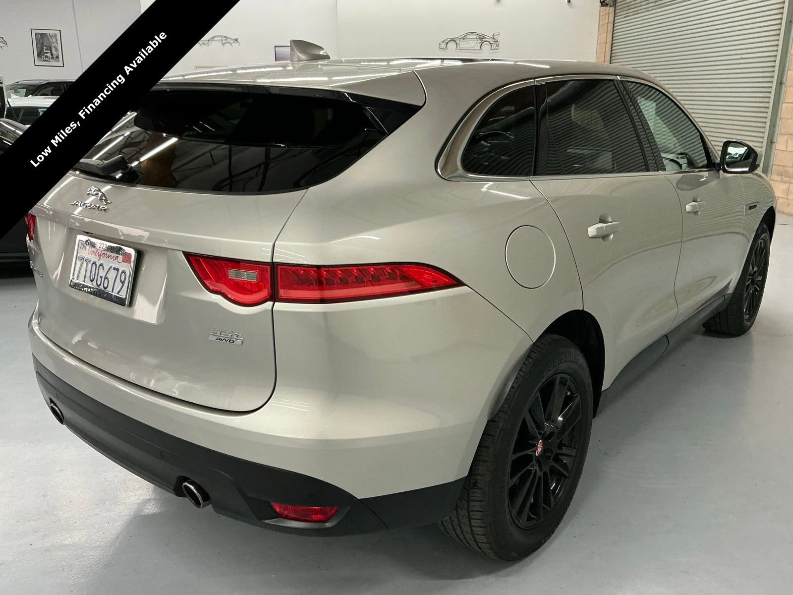 Used 2017 Jaguar F-PACE Prestige image 5