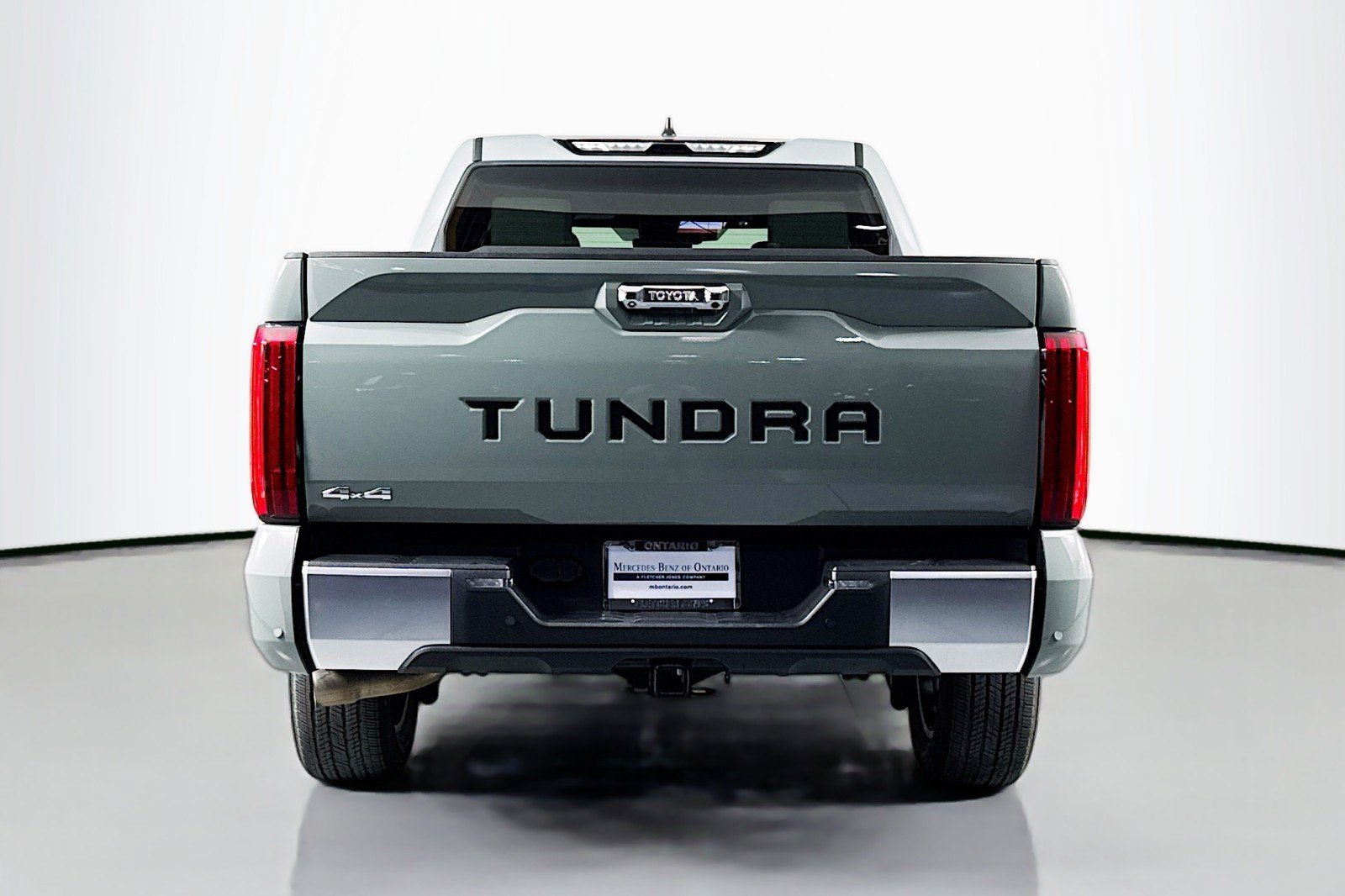 Used 2025 Toyota Tundra Limited AWD/4WD image 3