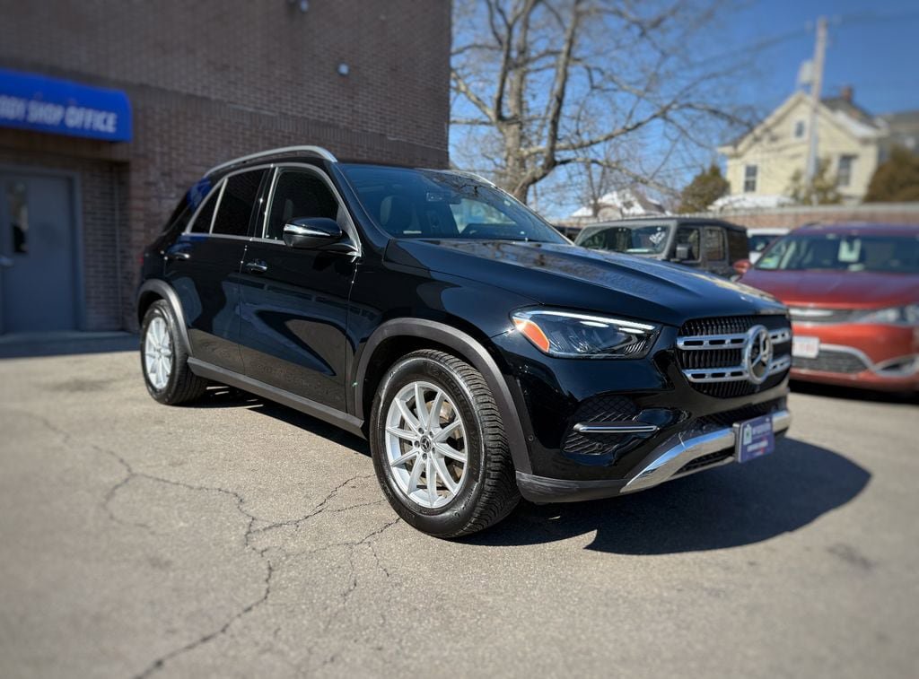 Used 2025 Mercedes-Benz GLE 350 4MATIC image 3