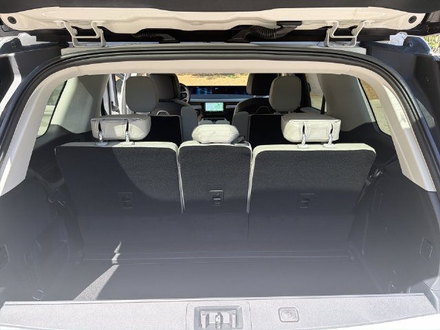 New 2026 Lincoln Navigator Premiere AWD/4WD image 25