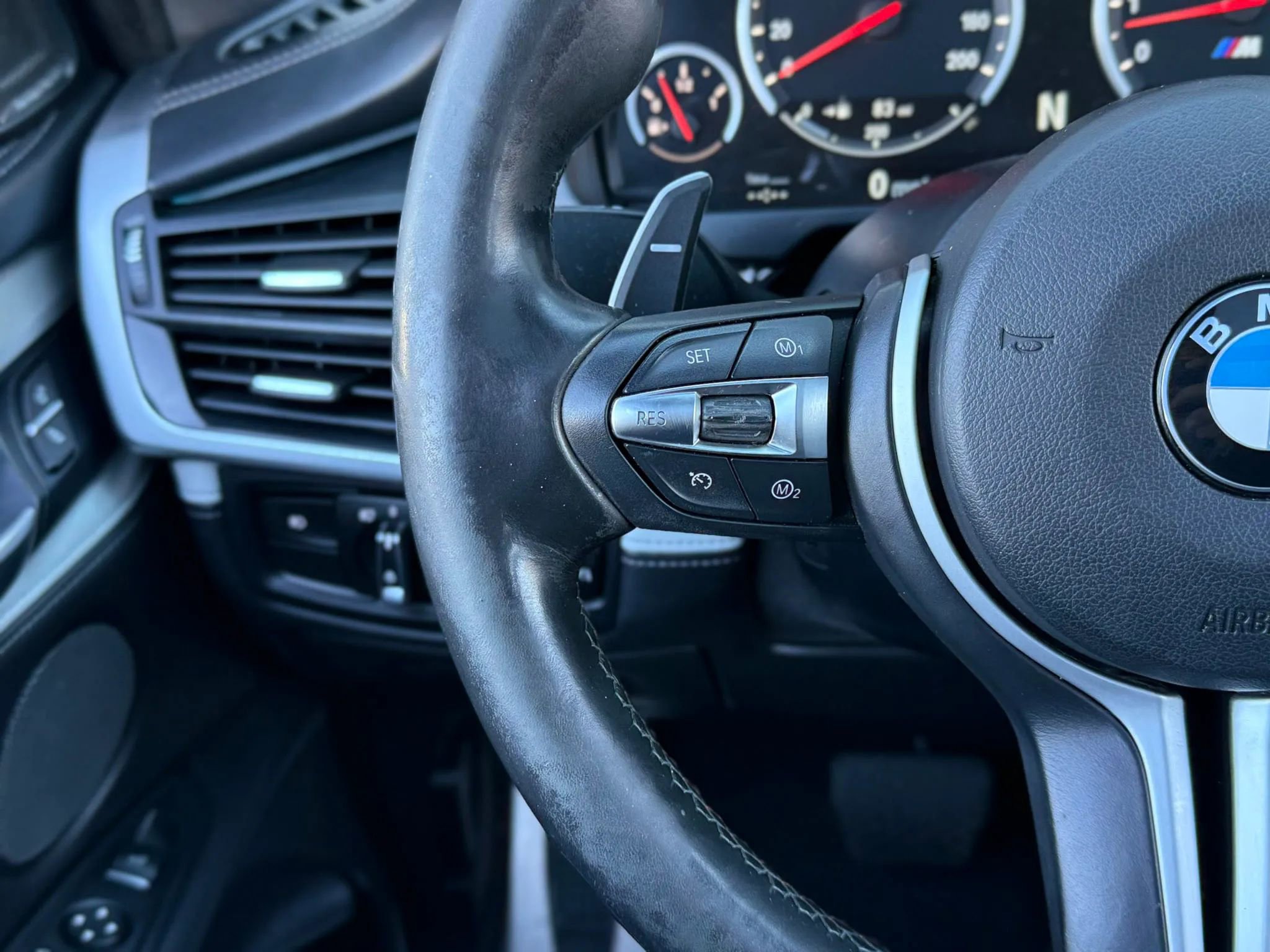 Used 2016 BMW X5 M image 21