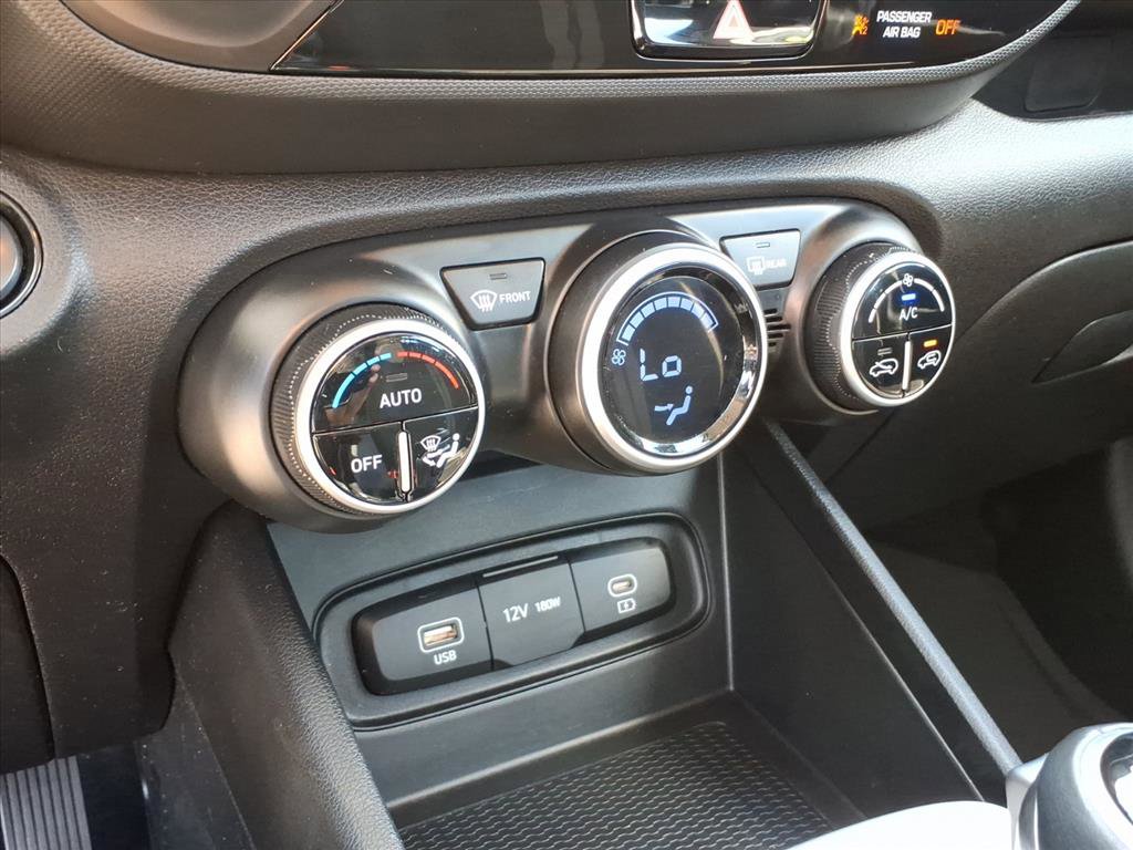 Used 2024 Hyundai Venue SEL FWD image 30