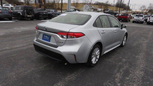 Used 2023 Toyota Corolla LE image 7