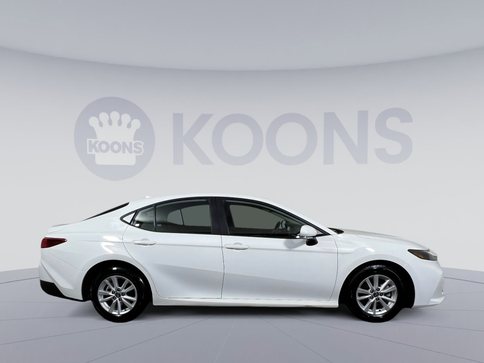 Used 2025 Toyota Camry LE image 8