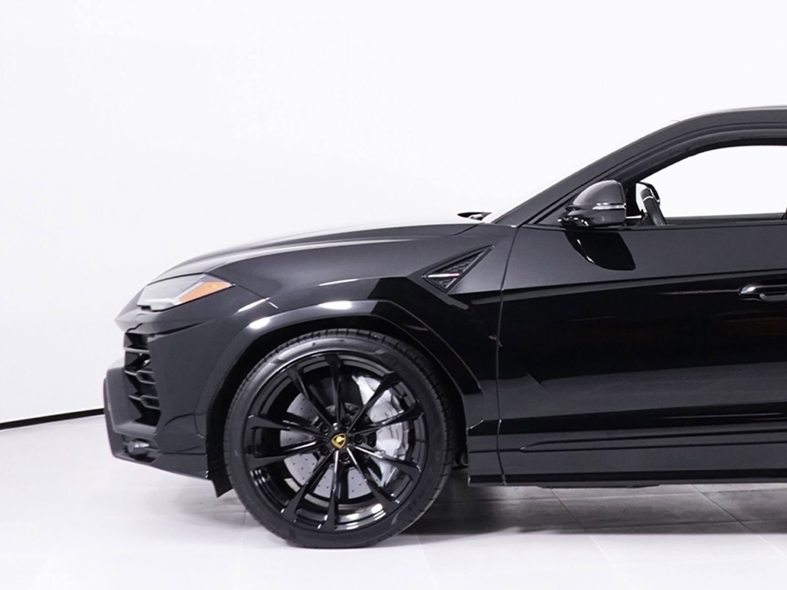 Used 2022 Lamborghini Urus image 12