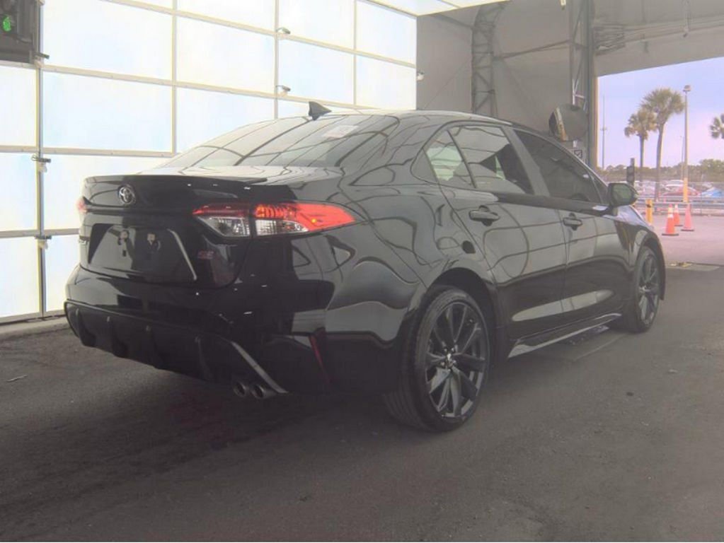 Used 2024 Toyota Corolla SE image 5