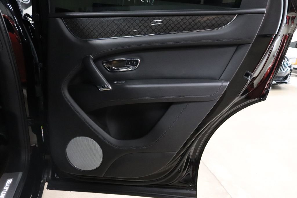 Used 2020 Bentley Bentayga Design Series image 24
