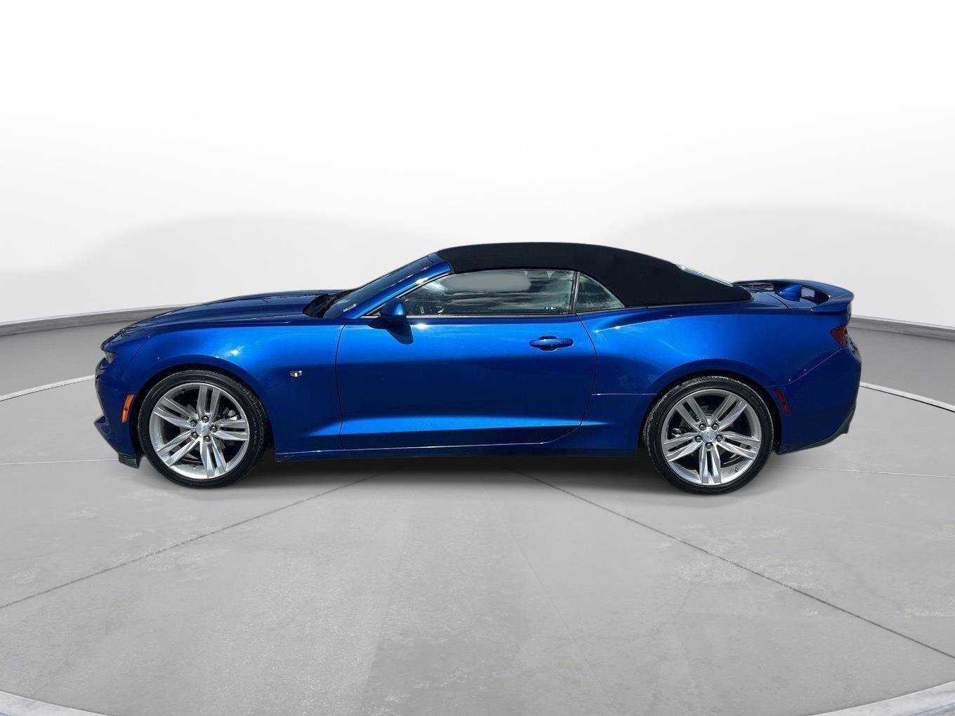 Used 2018 Chevrolet Camaro LT w/ RS Package image 2