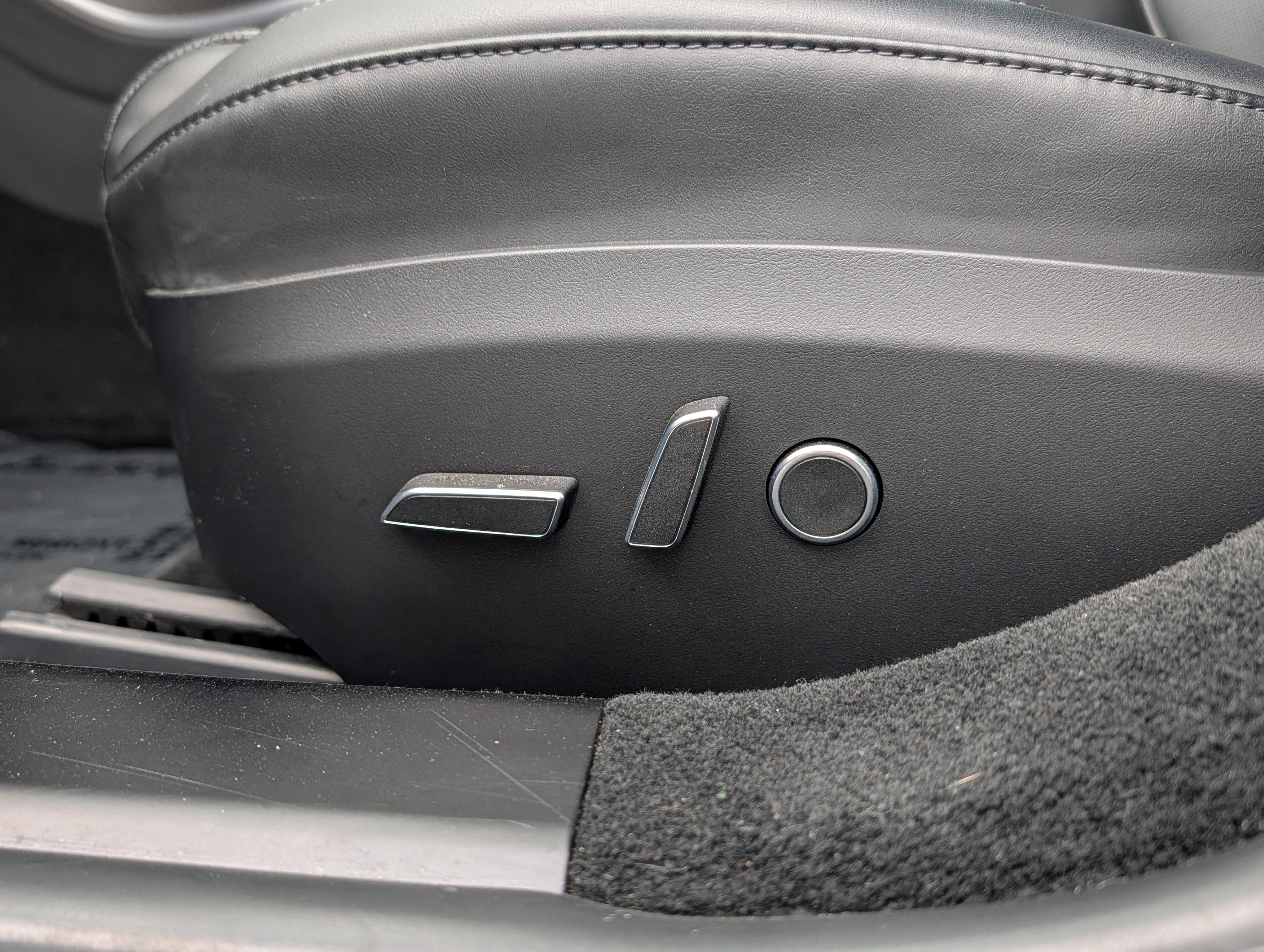 Used 2022 Tesla Model S Plaid image 20