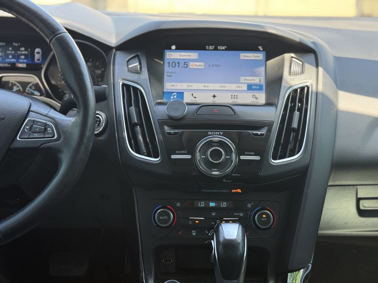 Used 2017 Ford Focus Titanium FWD image 17