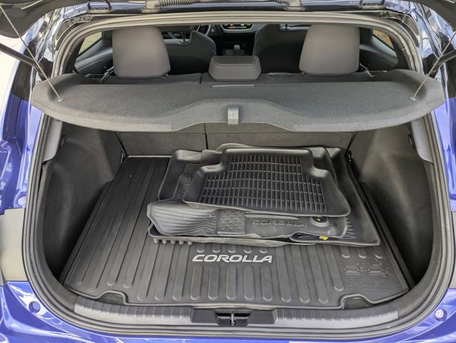 Used 2025 Toyota Corolla SE w/ SE Package image 28