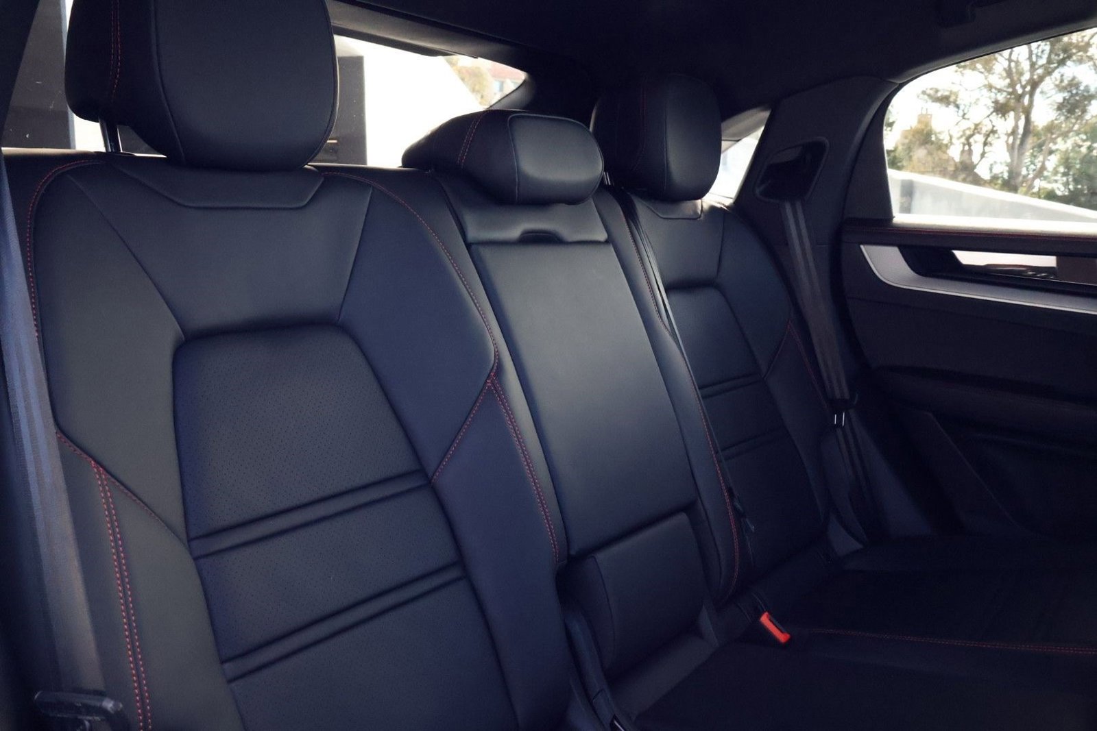 Certified 2024 Porsche Cayenne image 23