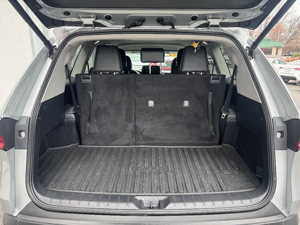 Used 2024 Toyota Grand Highlander XLE image 11