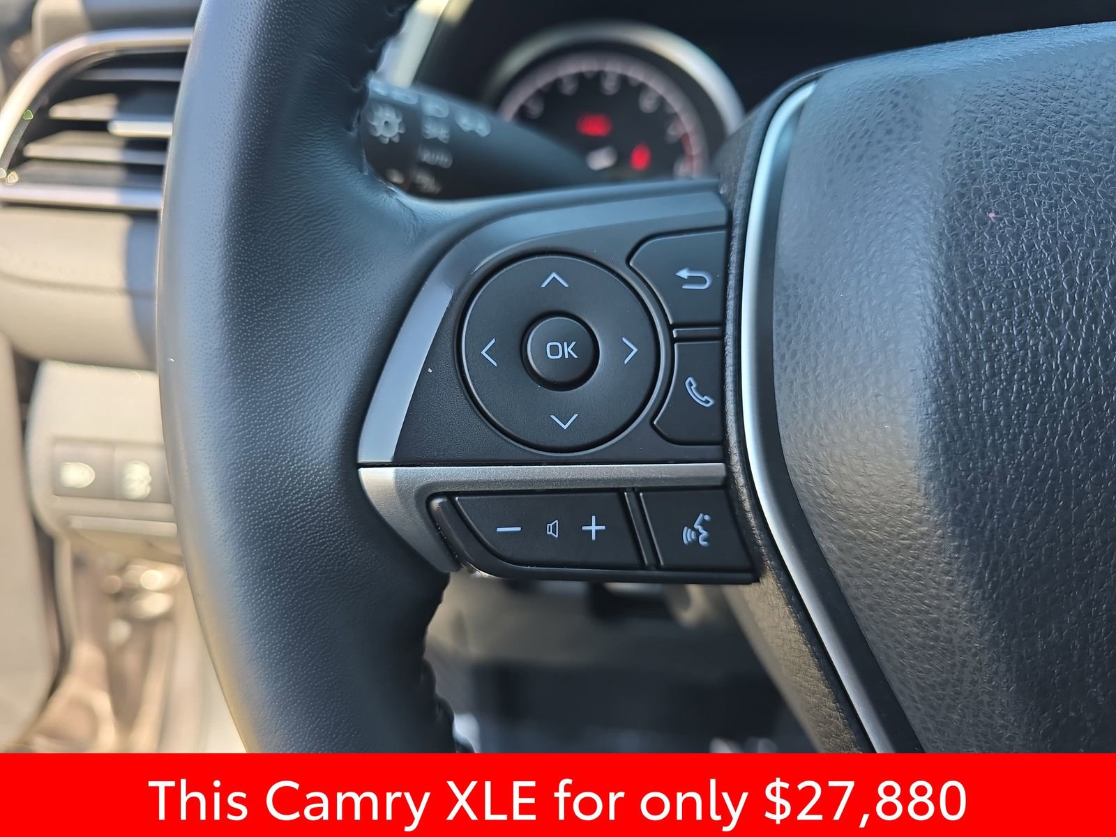 Used 2024 Toyota Camry XLE FWD image 22