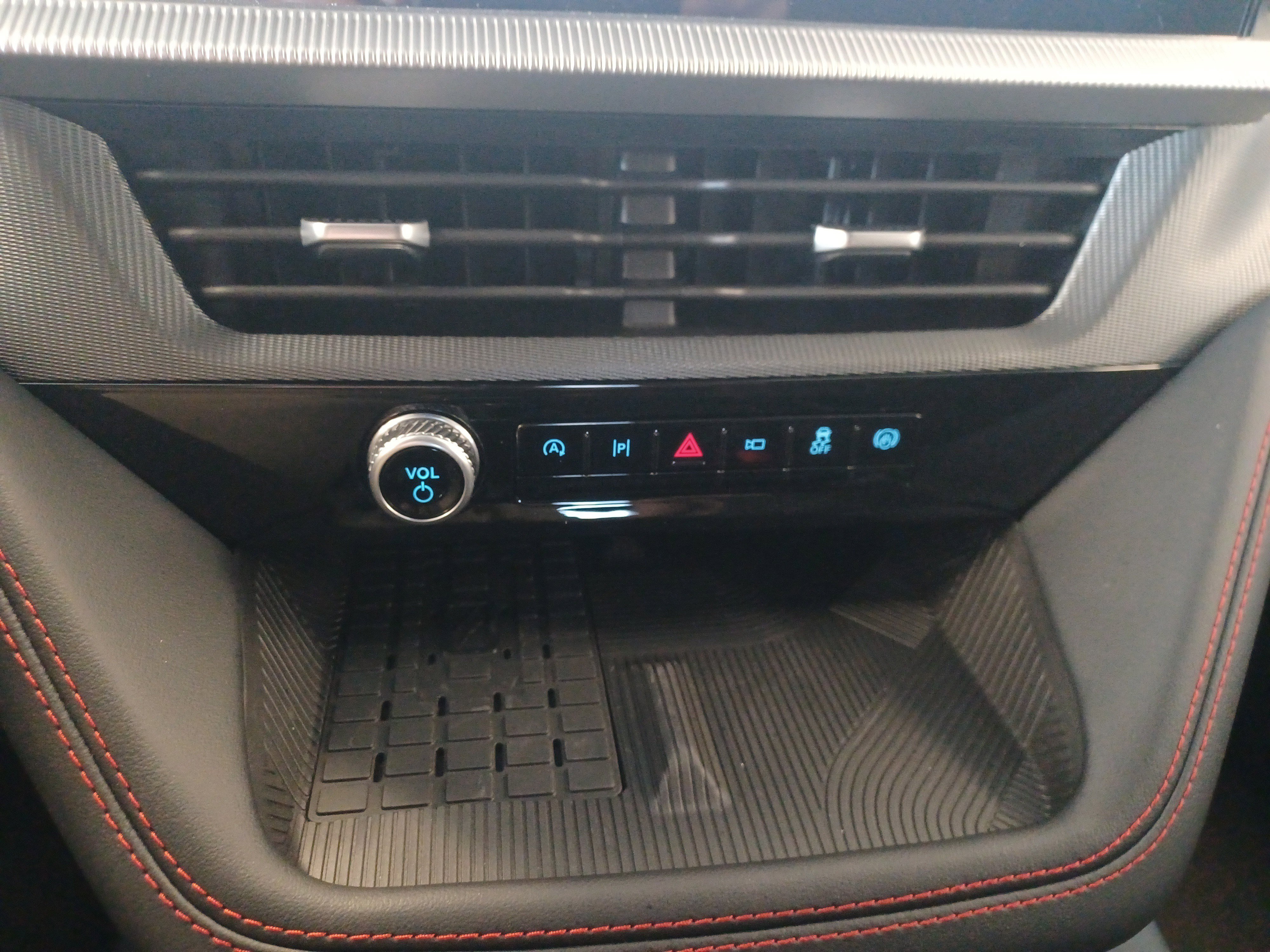 New 2025 Ford Explorer ST-Line w/ Premium Package image 32