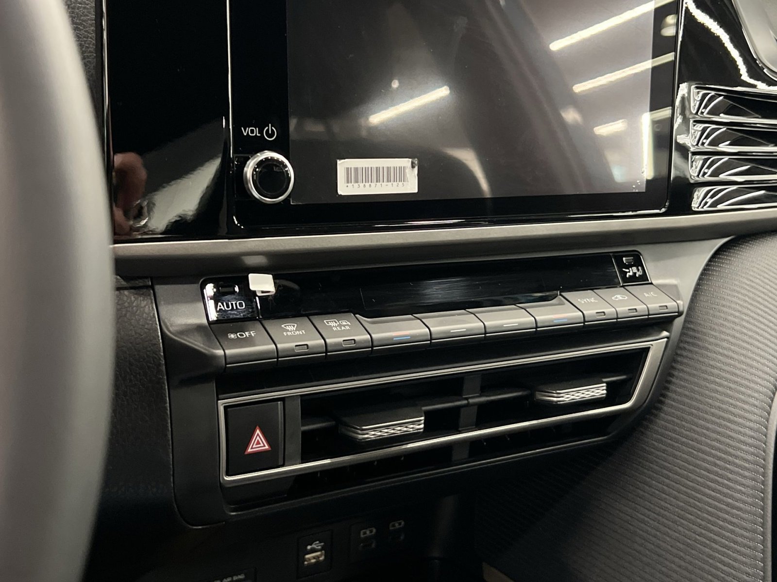Used 2026 Toyota Camry SE FWD image 17