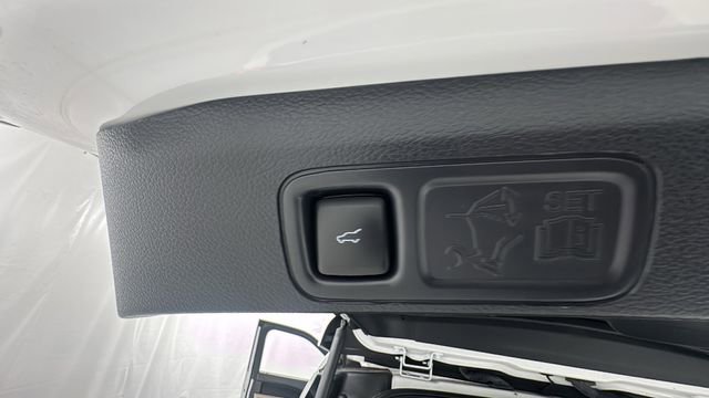 Used 2024 Ford Expedition Limited image 16