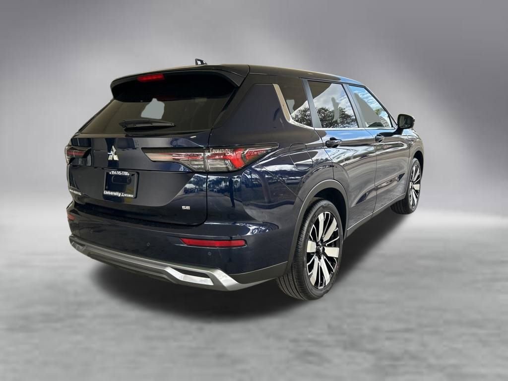 New 2026 Mitsubishi Outlander SE FWD image 3