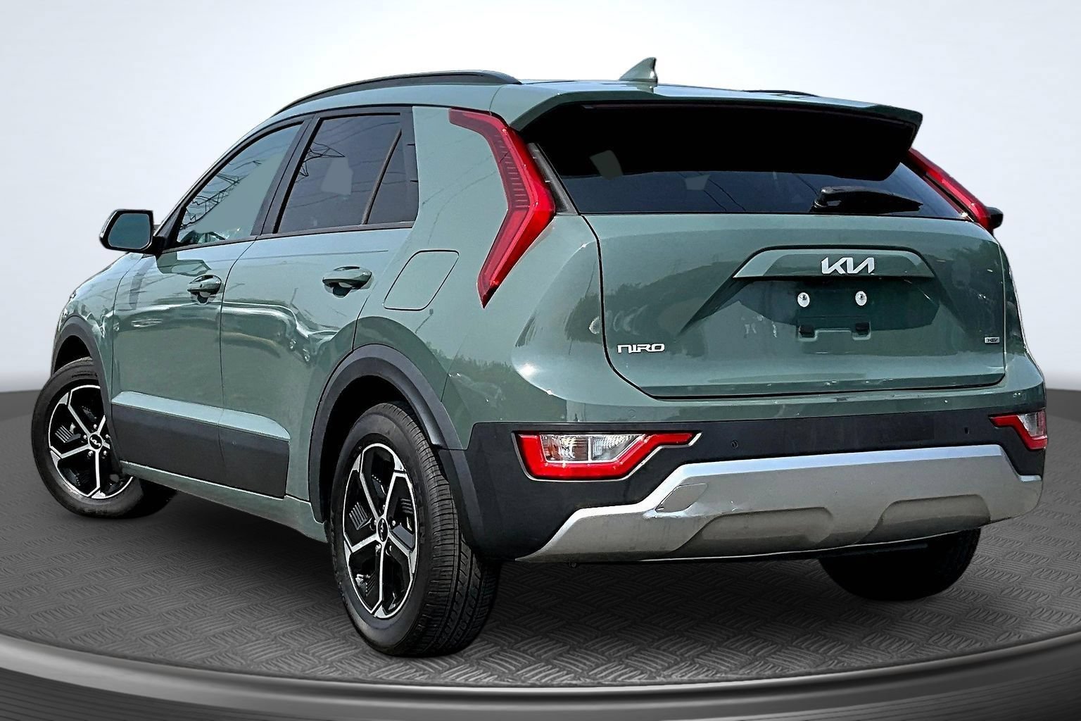 Used 2023 Kia Niro EX FWD image 3