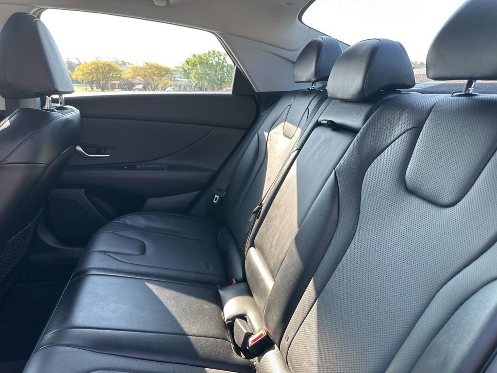 Used 2022 Hyundai Elantra Limited w/ Cargo Package FWD image 12