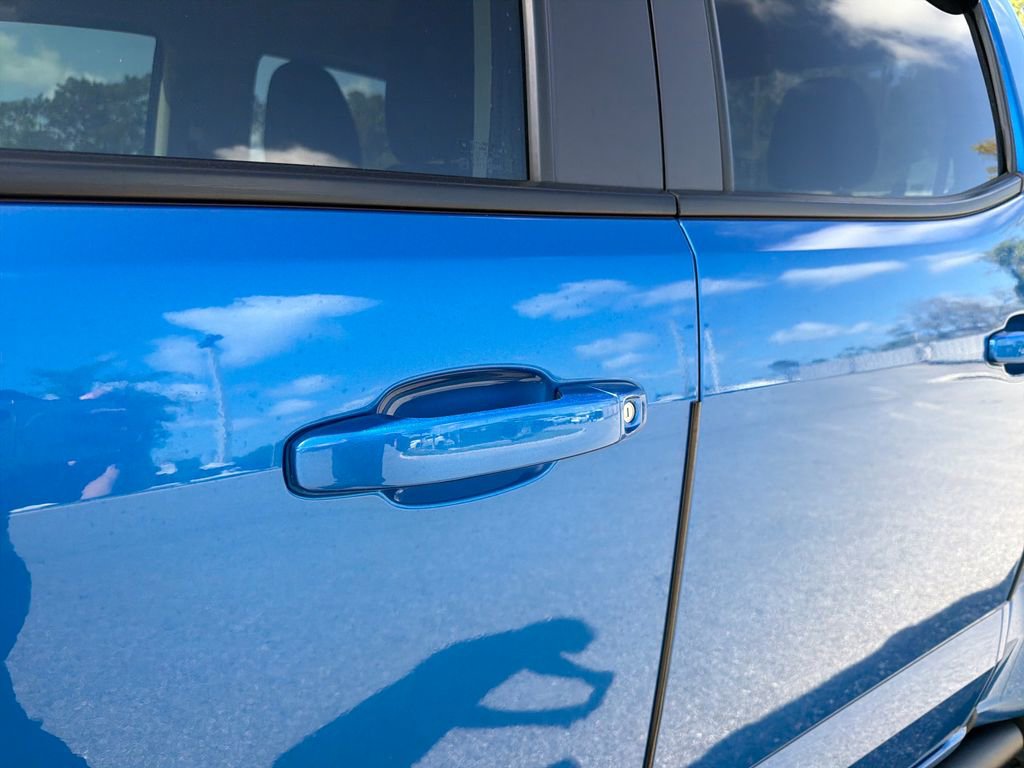 Used 2021 Chevrolet Colorado LT image 16