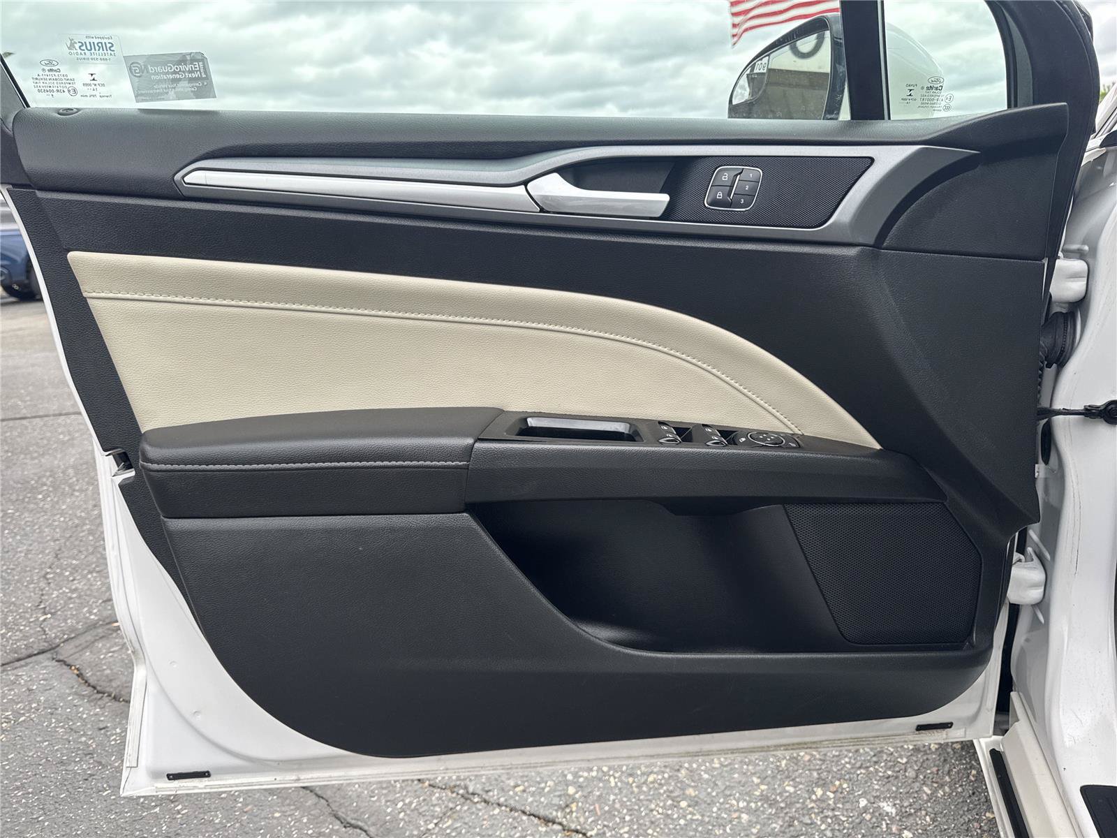 Used 2015 Ford Fusion Titanium FWD image 13