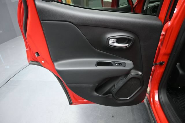 Used 2023 Jeep Renegade Latitude w/ Premium Group AWD/4WD image 16