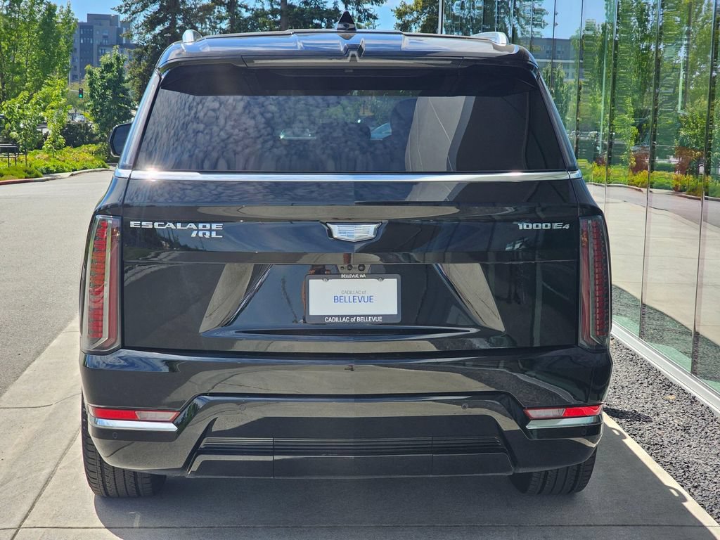 Used 2026 Cadillac Escalade IQL Luxury AWD/4WD image 4