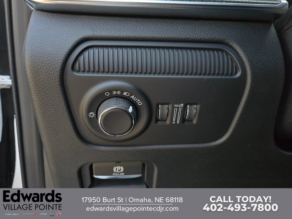 New 2026 Jeep Grand Wagoneer L Summit w/ Rear Seat Video Group I AWD/4WD image 12