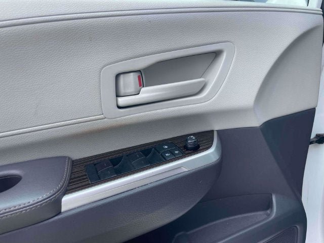 Used 2022 Toyota Sienna LE FWD image 20