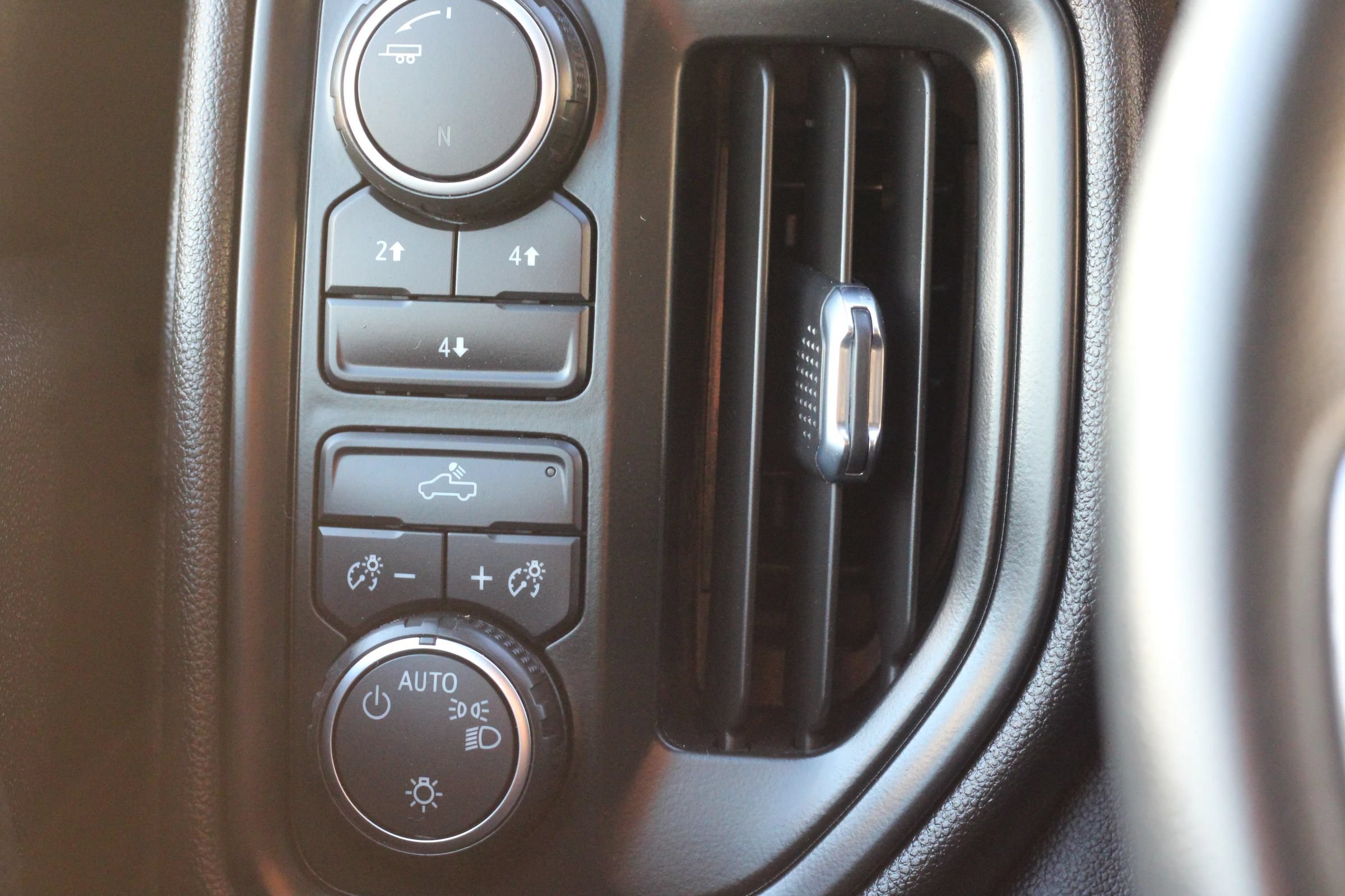 Used 2022 Chevrolet Silverado 2500 Custom w/ Custom Convenience Package AWD/4WD image 20