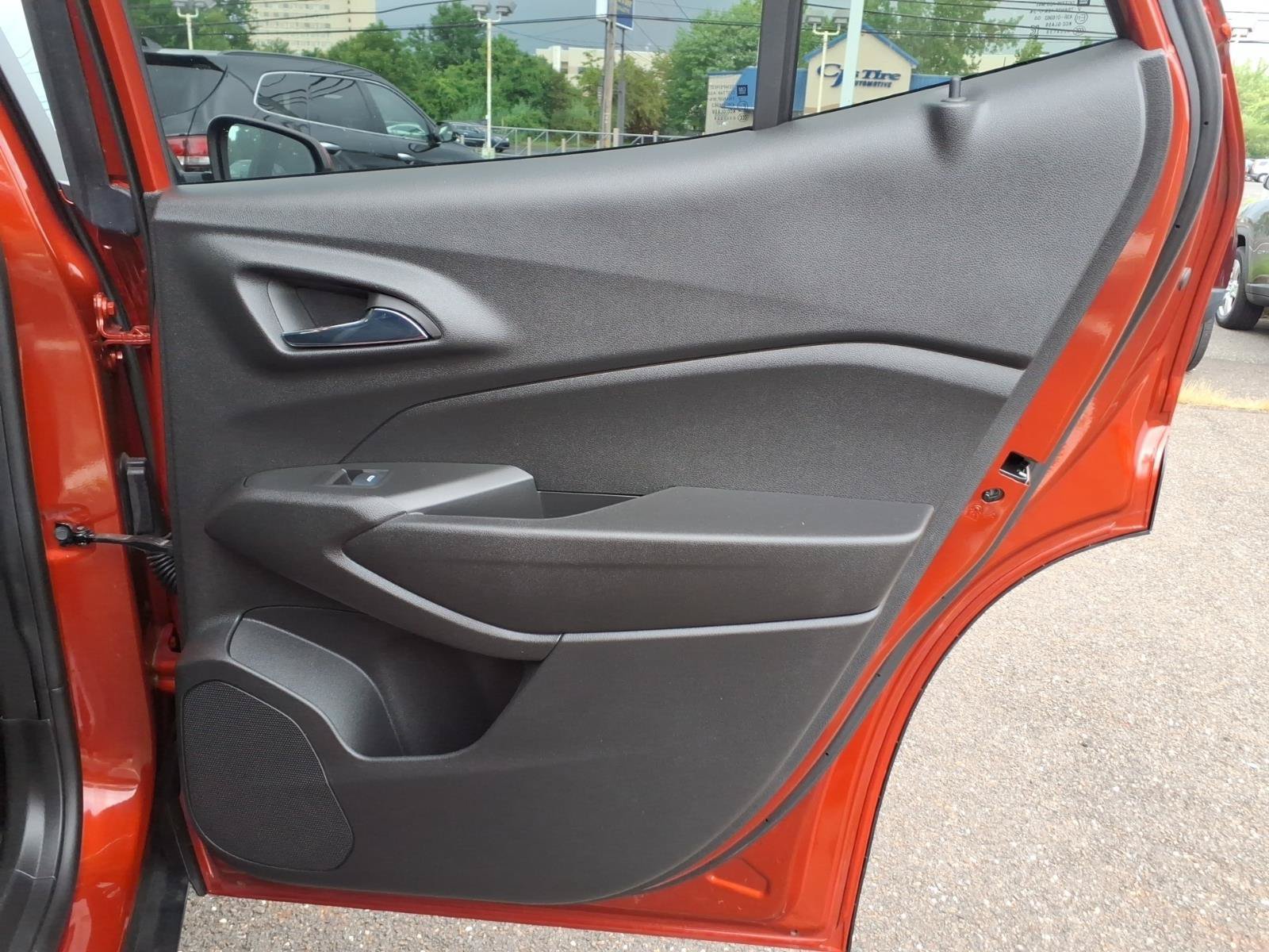 Used 2024 Chevrolet Trax LT w/ Driver Confidence Package FWD image 27