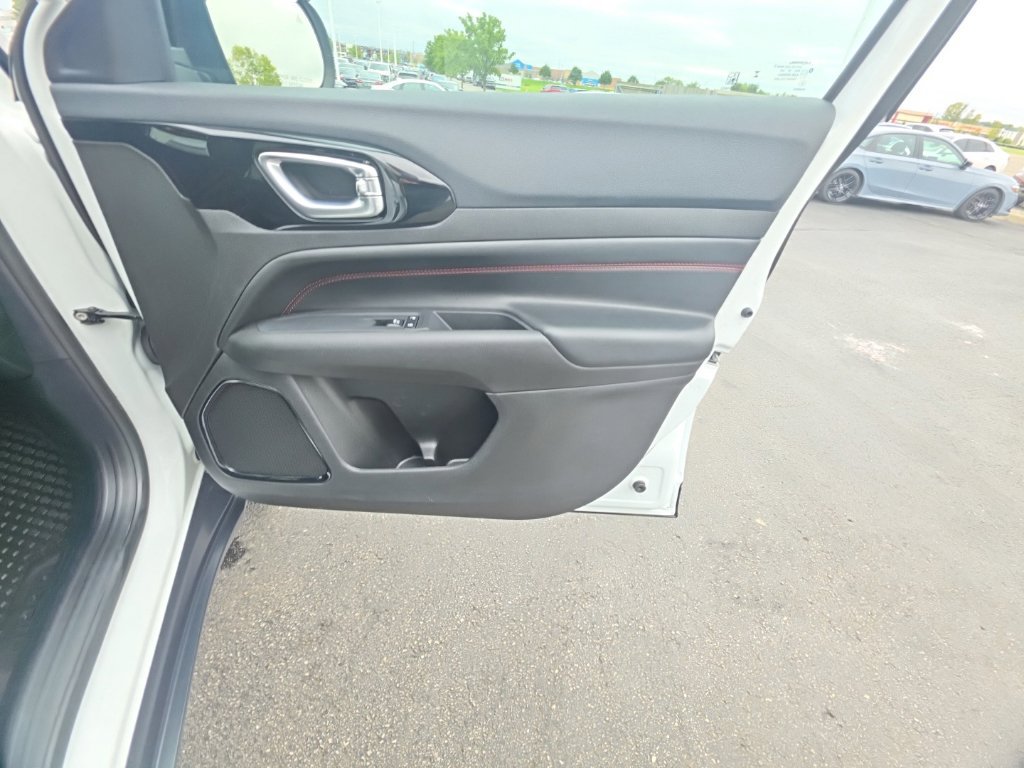 Used 2025 Jeep Compass Trailhawk AWD/4WD image 31
