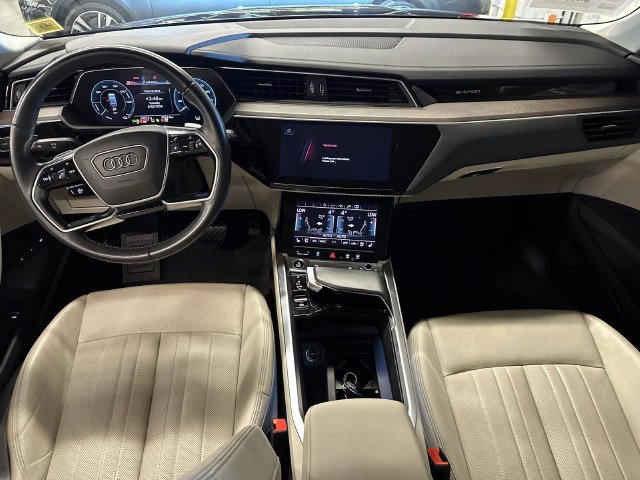 Certified 2024 Audi Q8 e-tron Premium Plus w/ Premium Plus Package AWD/4WD image 16