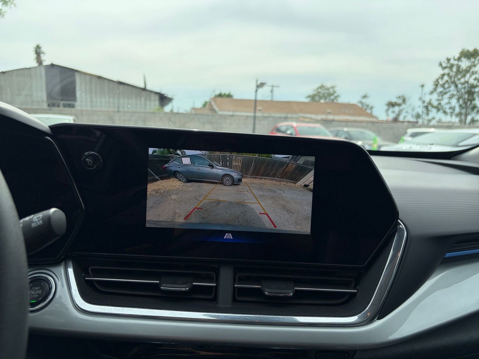 Used 2025 Chevrolet Trax LT image 23