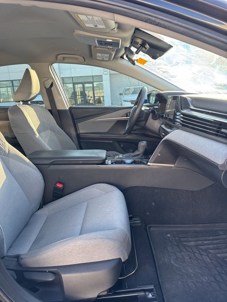 Used 2025 Toyota Camry LE image 9