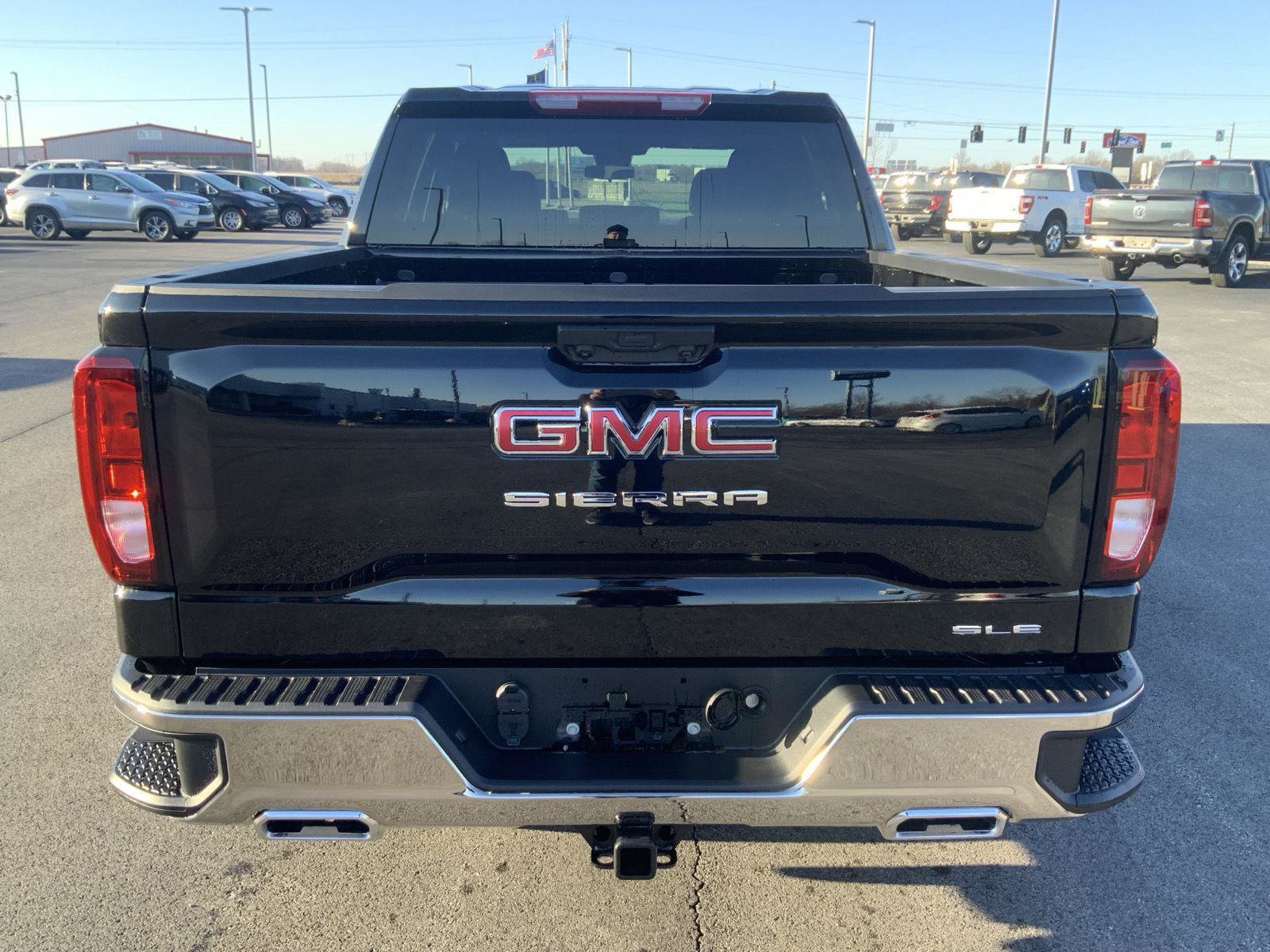 New 2026 GMC Sierra 1500 SLE w/ X31 Off-Road Package image 11
