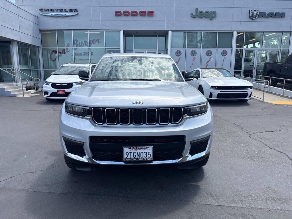 Used 2025 Jeep Grand Cherokee L Limited RWD image 2