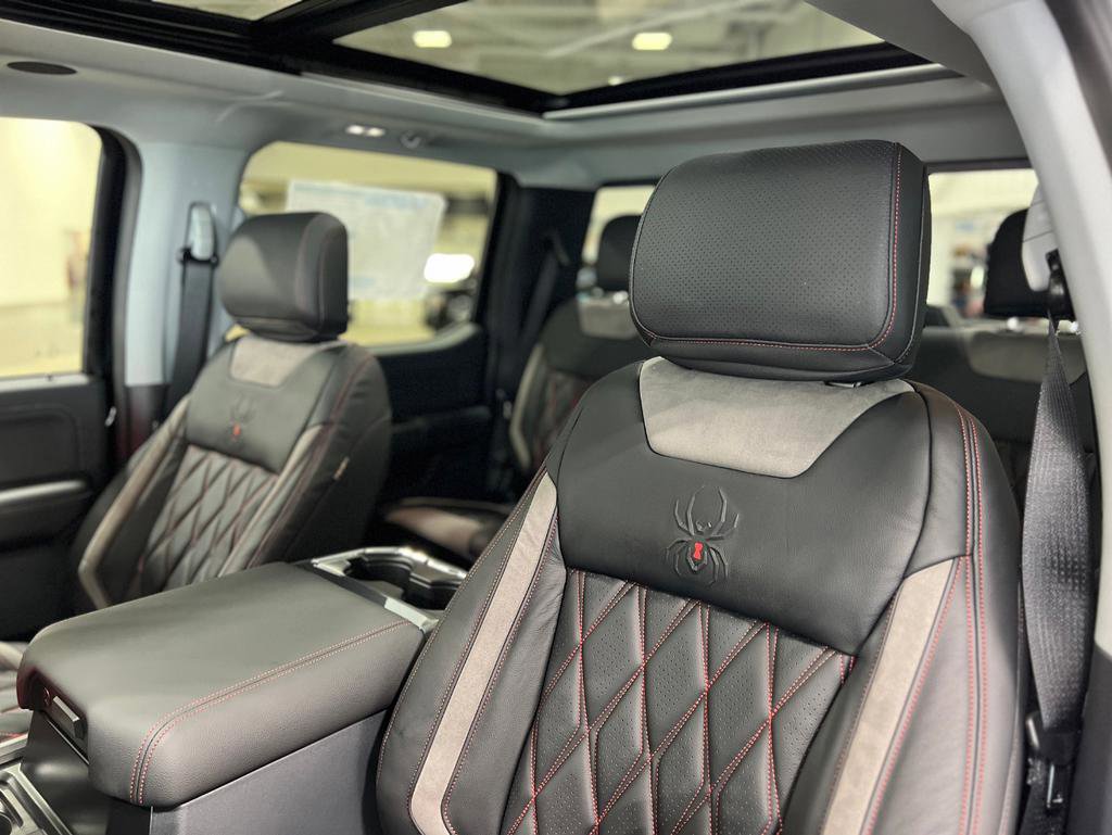 New 2026 Ford F250 Lariat w/ Black Appearance Package image 25