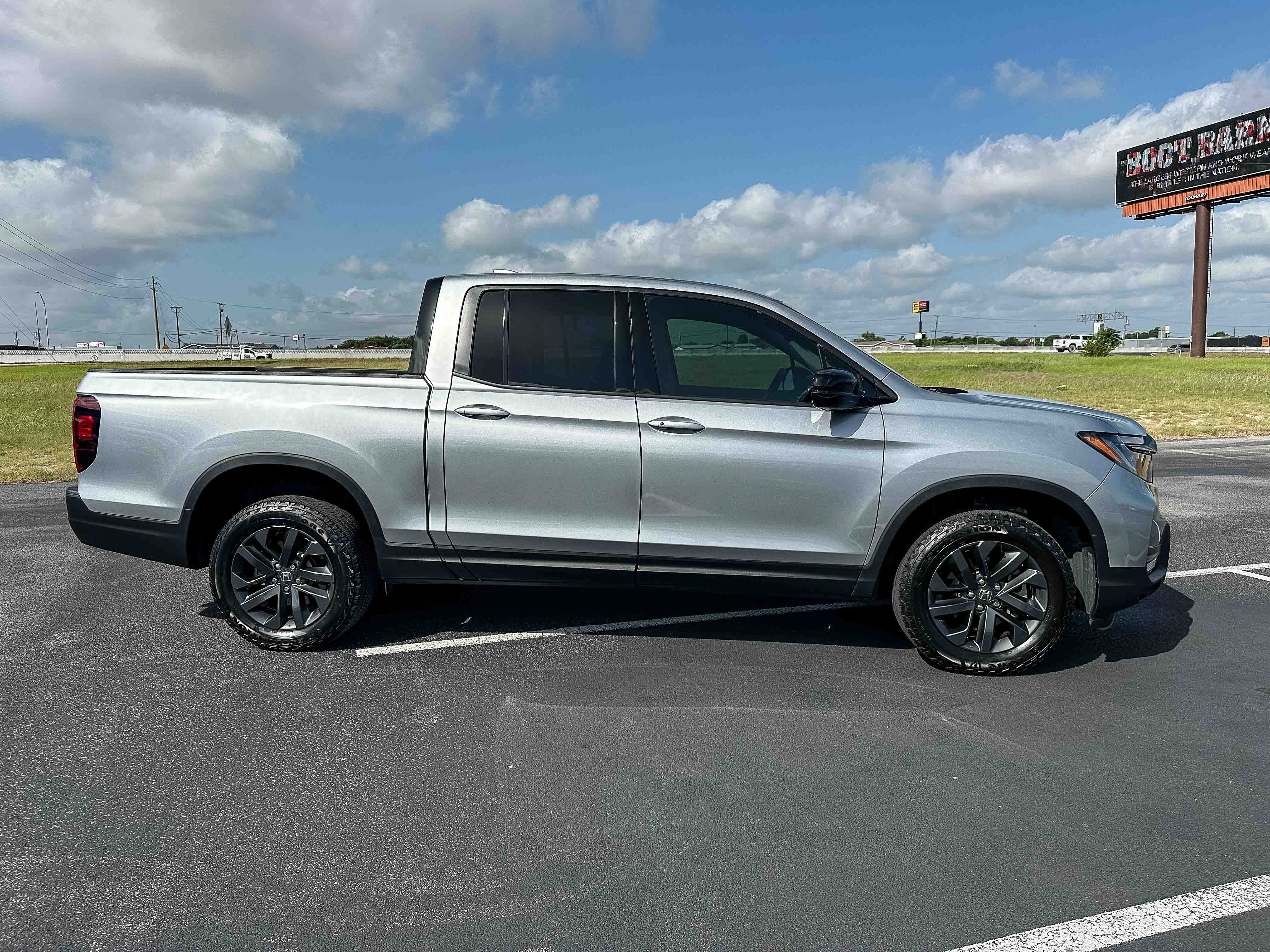 Used 2025 Honda Ridgeline Sport image 5