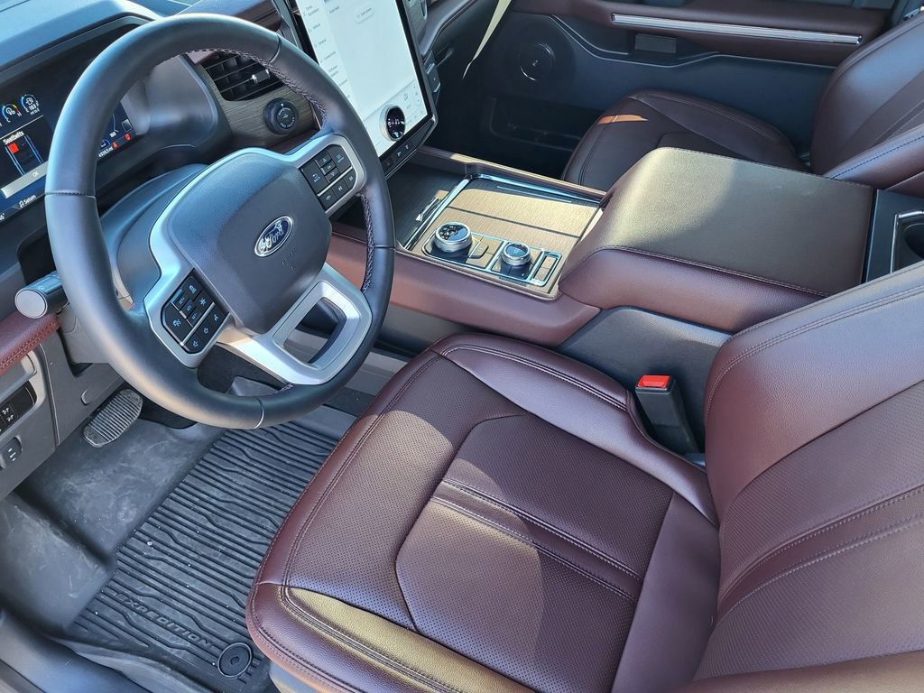 Used 2024 Ford Expedition Limited w/ Excursion Package image 8