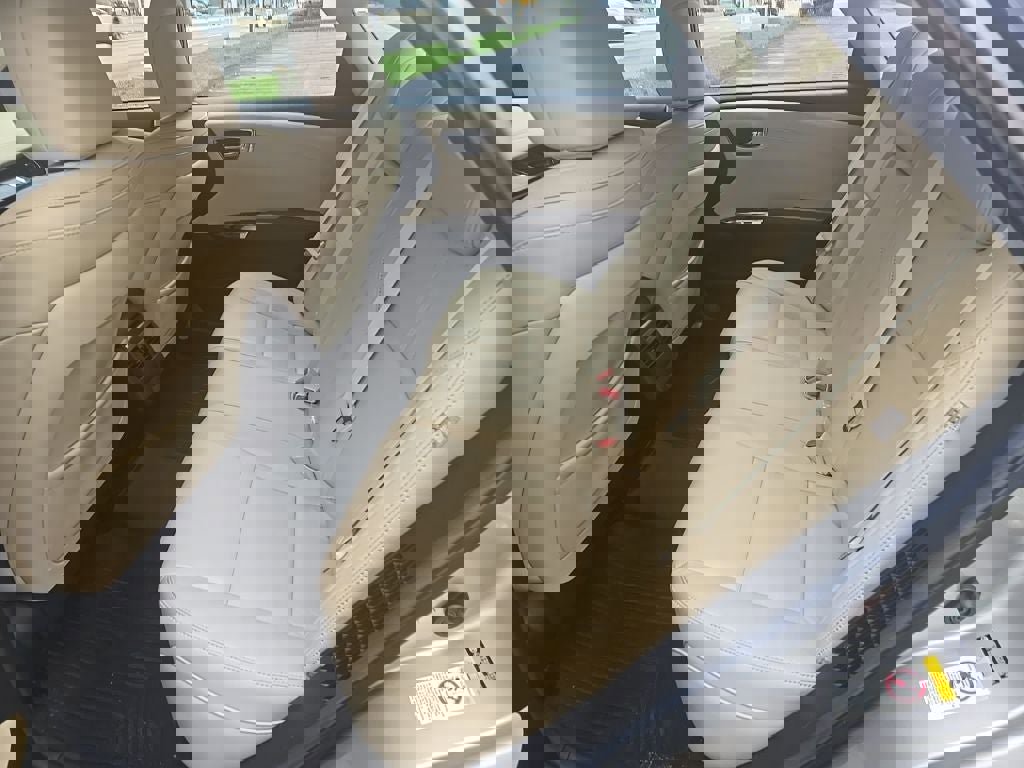 Used 2016 Toyota Avalon XLE Premium image 6