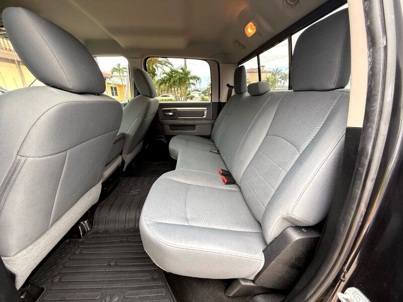 Used 2018 RAM 1500 Classic SLT image 32