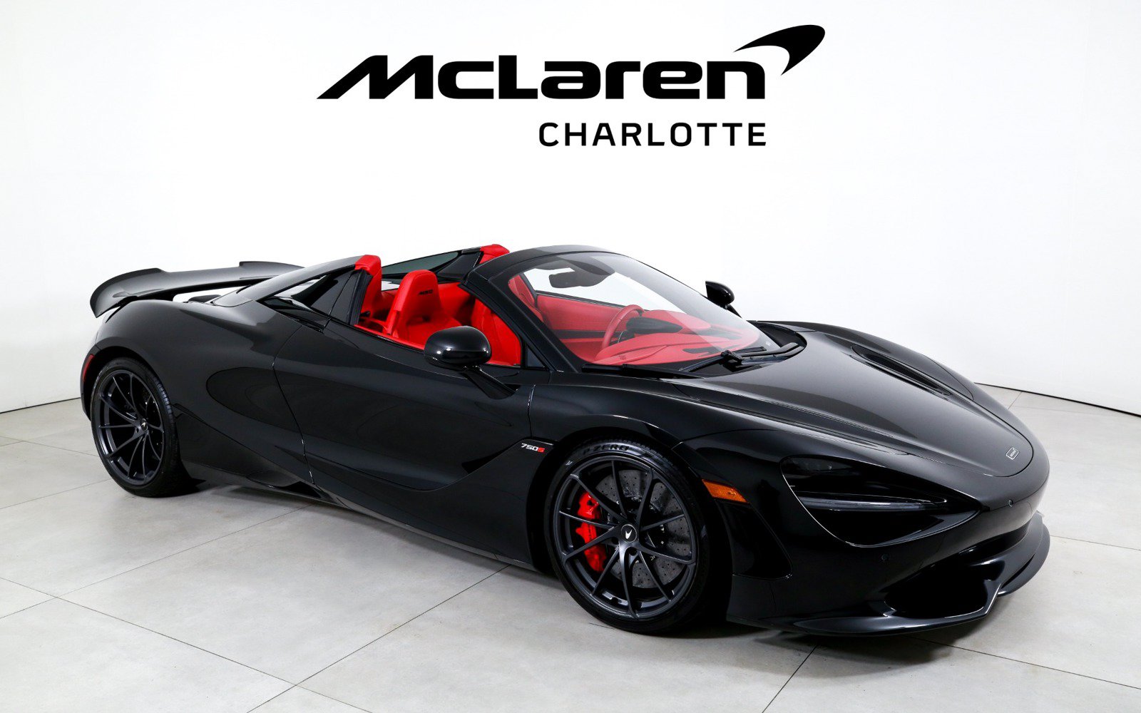 Used 2026 McLaren 750S Spider RWD image 2