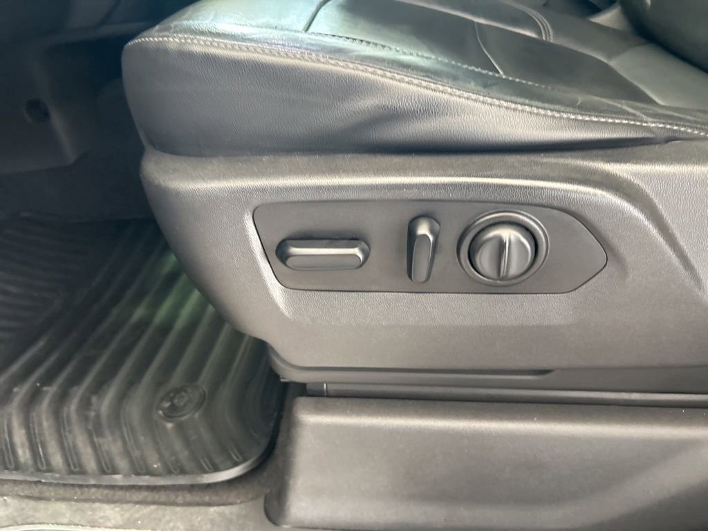 Used 2020 Chevrolet Silverado 1500 LT w/ All-Star Edition image 39